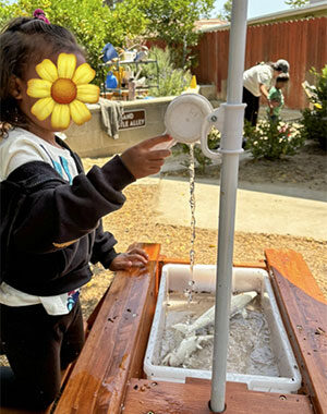 outdoor-sensory-table-2